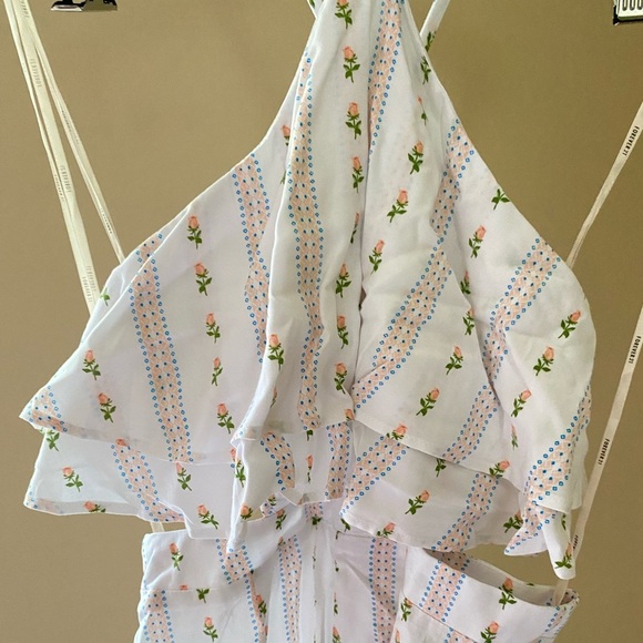 NWT Floral Romper size Small - Picture 2 of 3